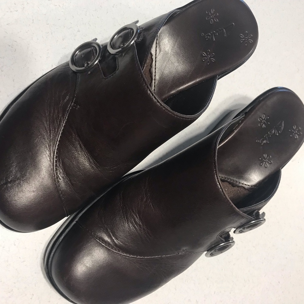 PRICE REDUCED!!--Womens Clark’s Clogs Sz 6M